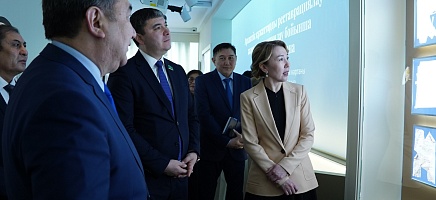 Сенаторы ознакомились с деятельностью Архива Президента фото галереи 8